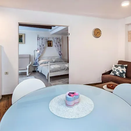 Rubinum Apartment *